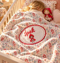 Personalisierte Rotkäppchen Bio-Muslin Babydecke mit Wunschnamen – Märchenhaftes Design (90x110 cm)
